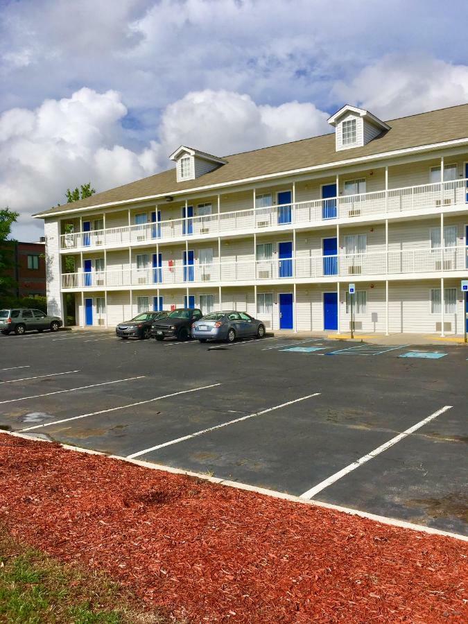 Intown Suites Extended Stay North Charleston Sc - Rivers Ave Eksteriør billede